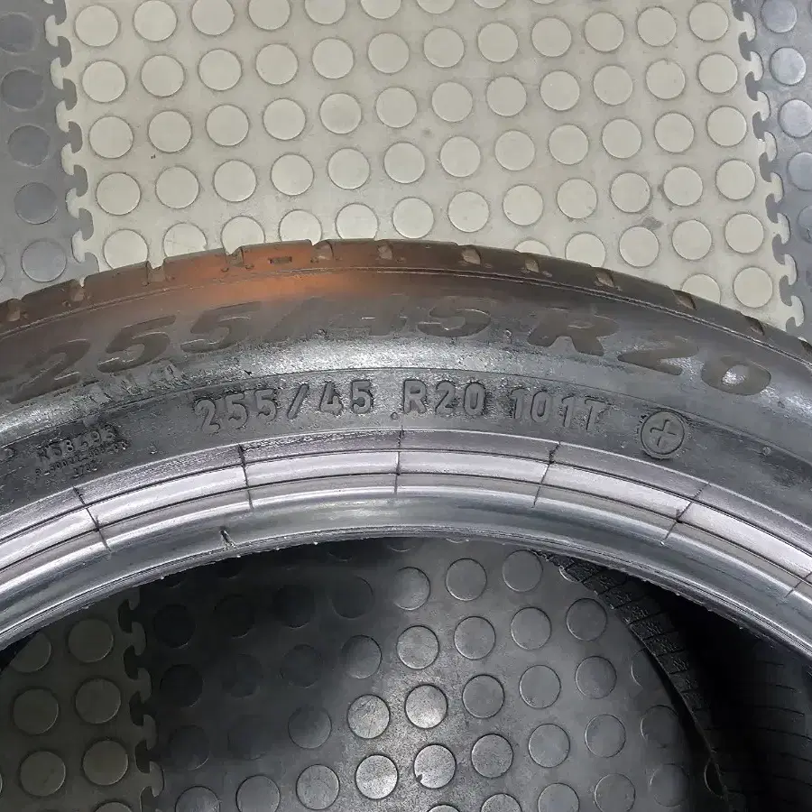 235/50R20 255/45R20 피렐리 전기차용 1대분