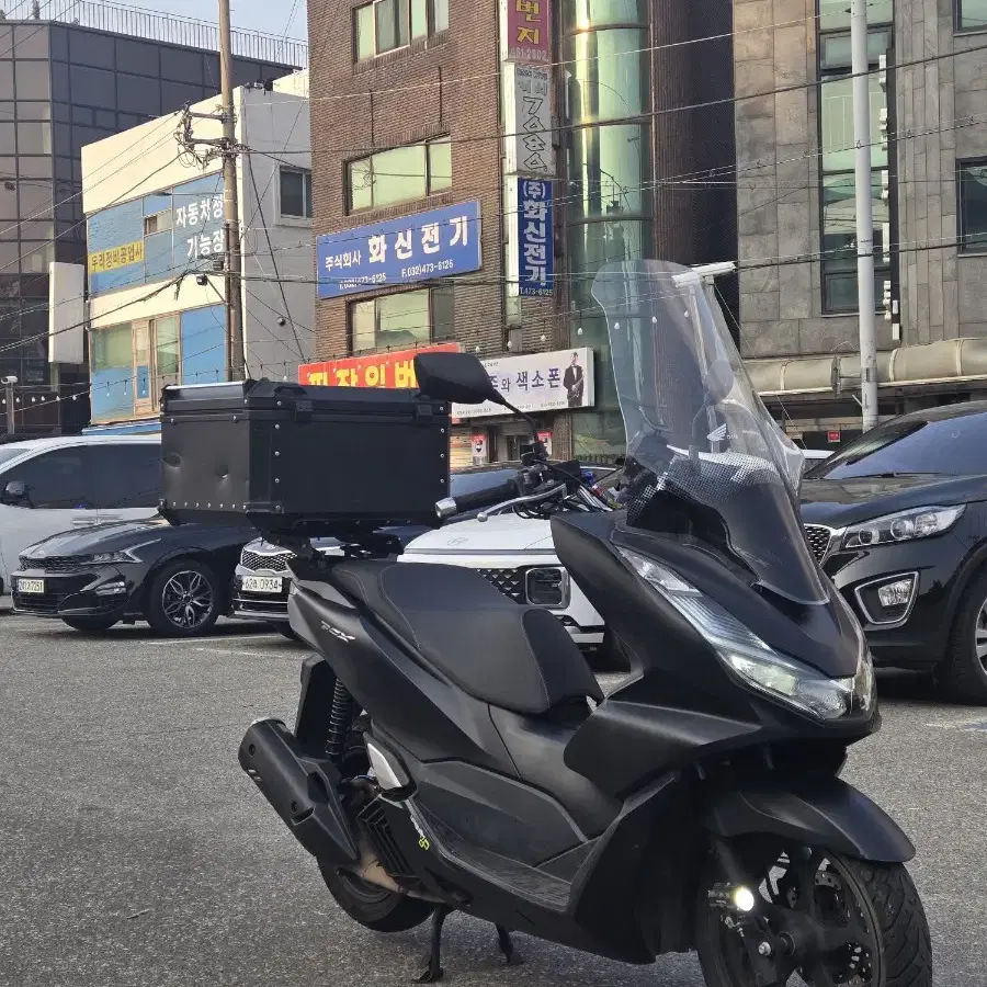 pcx125 / 23년형 / 1만Km / 알탑.안개등 셋팅 팝니다