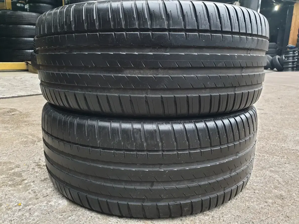 2554520 중고타이어 미쉐린 파일럿스포츠4SUV 255/45R20세트