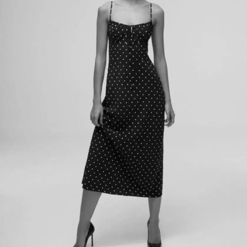 Realisation Par / Carolin Dress / Spot /