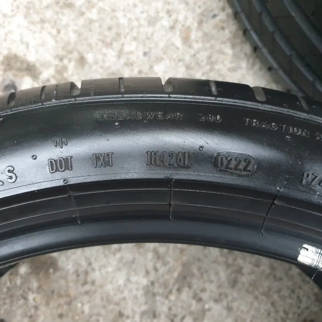 2554020 벤츠 중고타이어 피렐리 피제로 PZ4 255/40R20