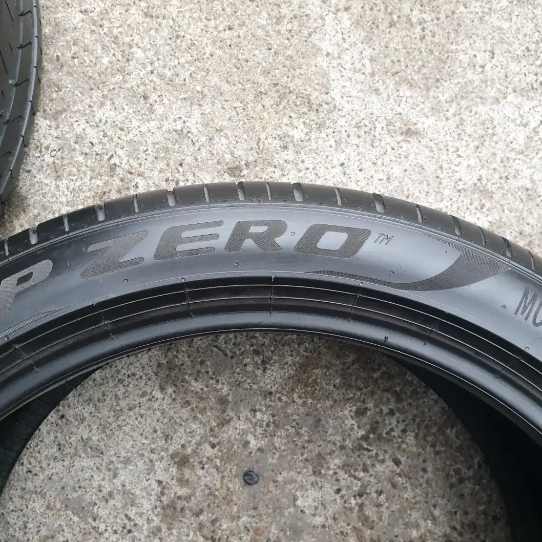 2554020 벤츠 중고타이어 피렐리 피제로 PZ4 255/40R20