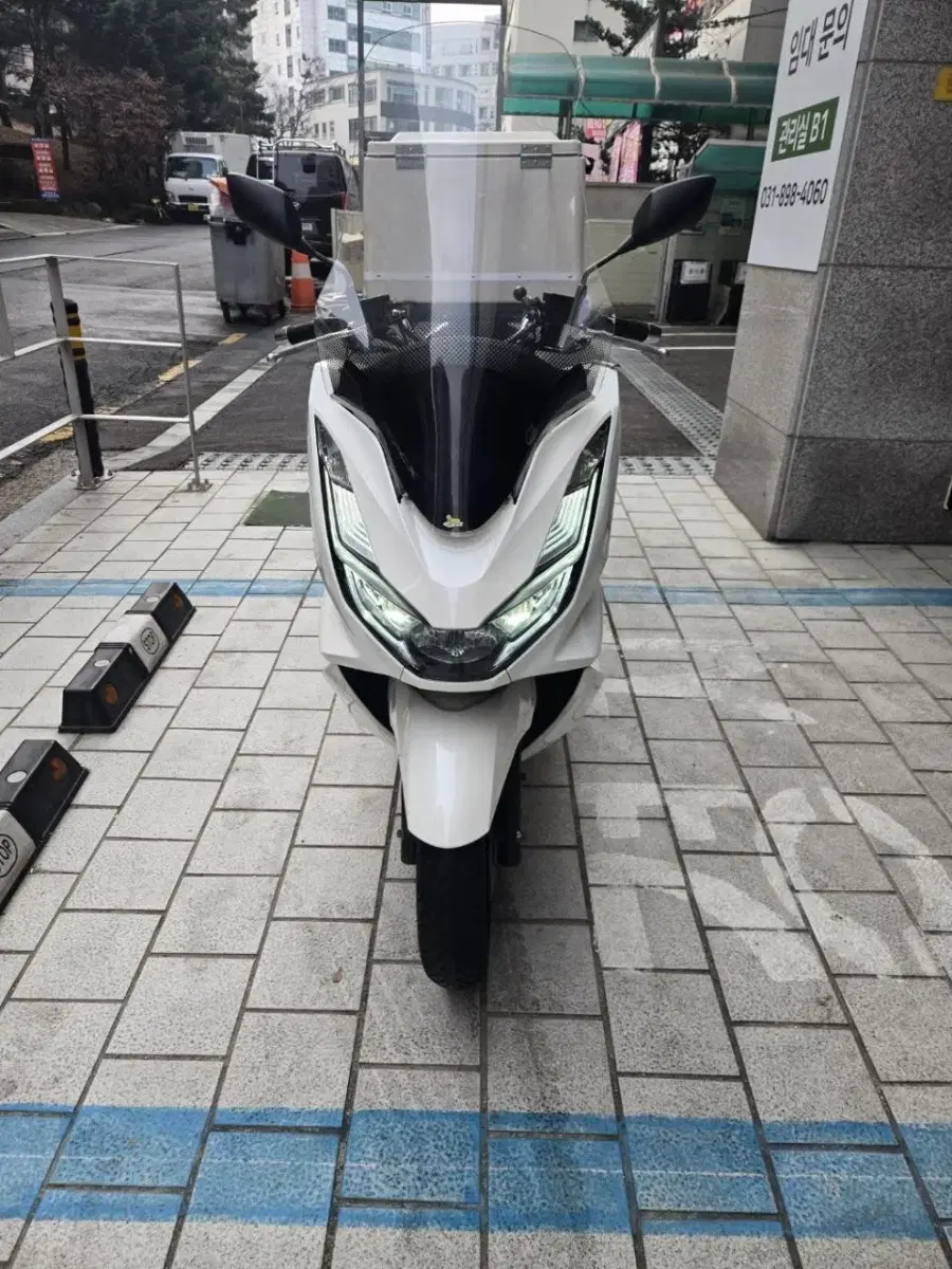 22년식 PCX125 ABS 판매합니다.