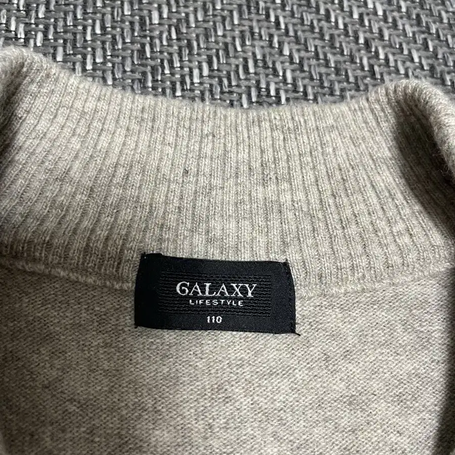 110]갤럭시(GALAXY)라이프스타일 반집업 니트