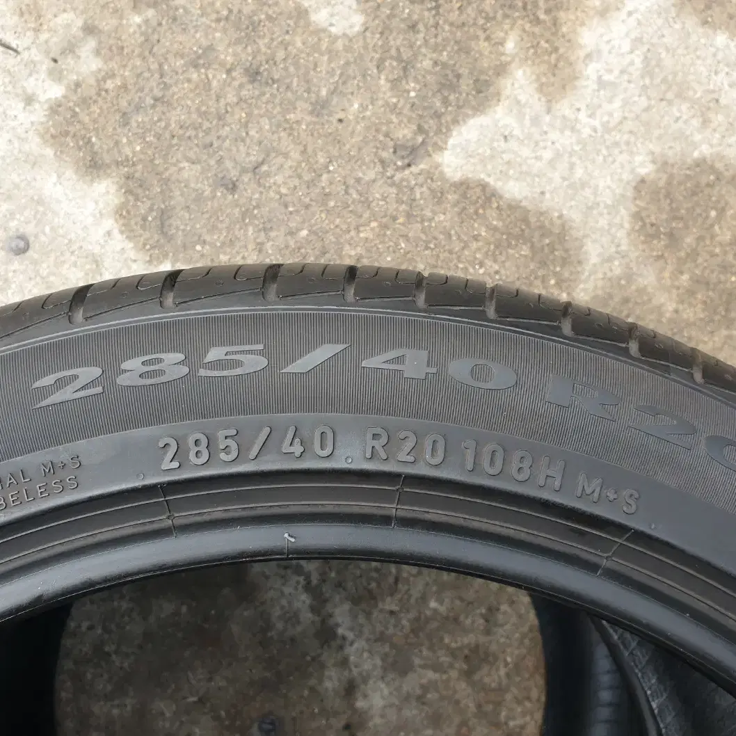 2854020 중고타이어 피렐리 신투라토P7 285/40R20 2개세트