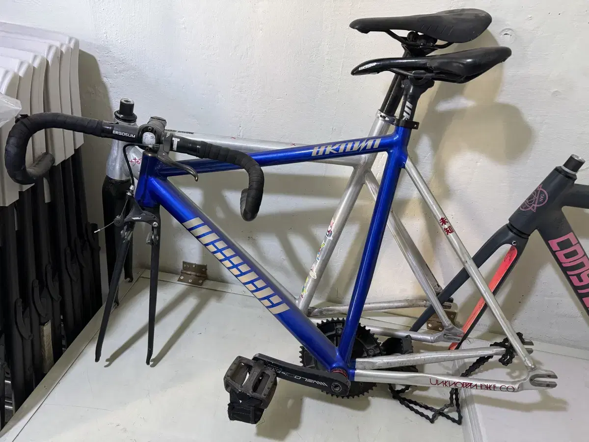 I'm selling an unknown FXA frameset.