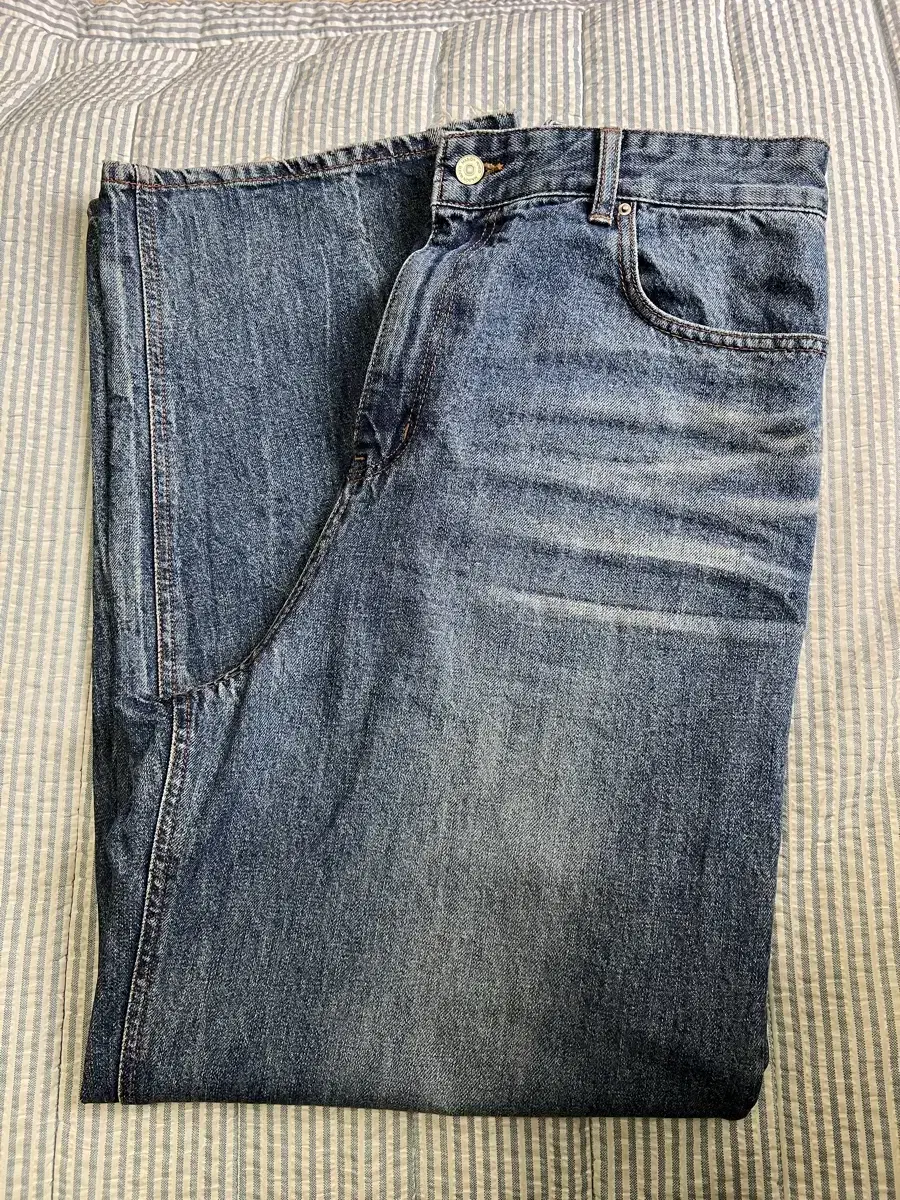 메종미네드 CRACK BRUSH WIDE DENIM 인디고 50