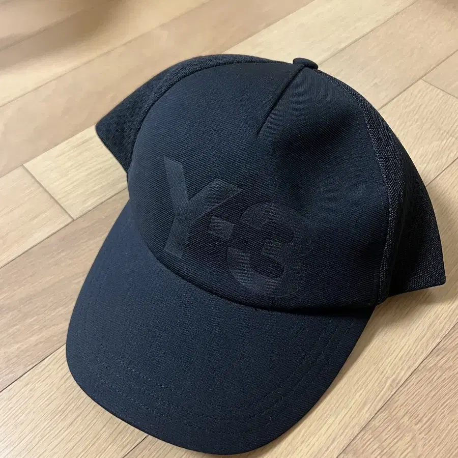 Y-3 볼캡 한번 착용