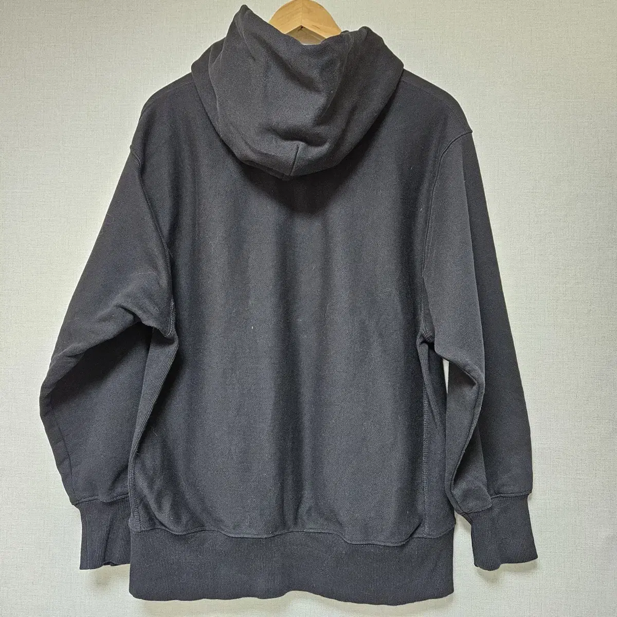 GU Black Hooded Sweatshirt M size