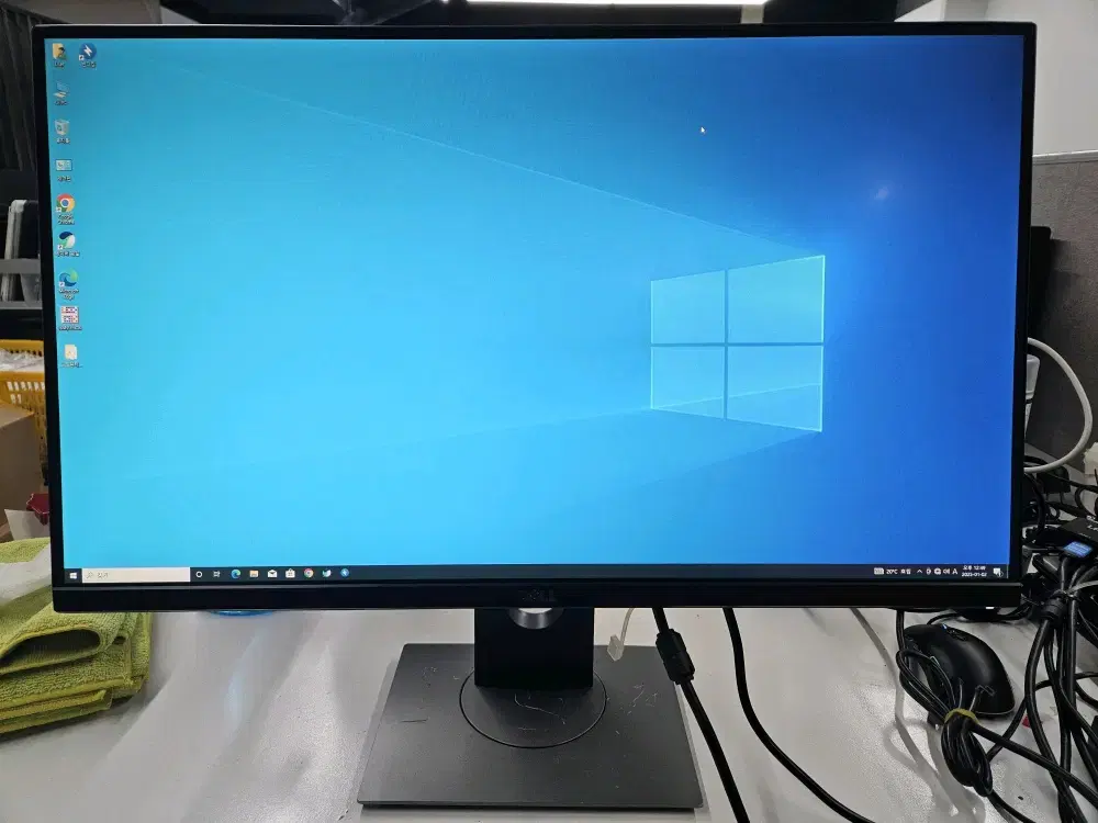 DELL U2715H 27인치 QHD 모니터 팝니다.