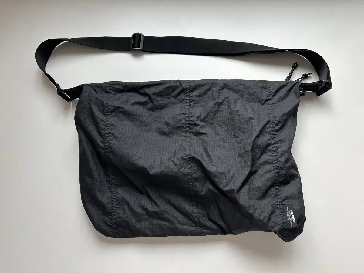 카네이테이 메신저백 LIGHTWEIGHT MESSENGER BAG (BL