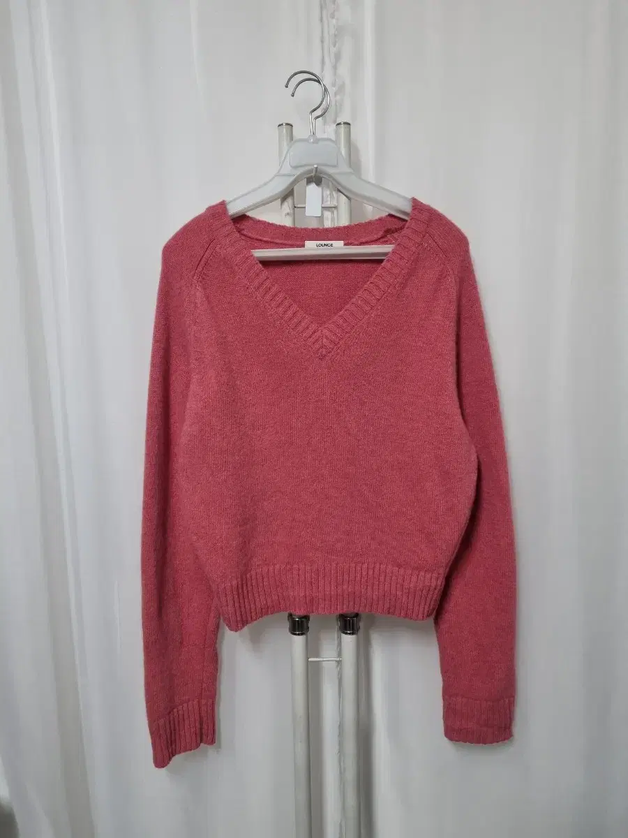 LOUNCE Wool 100 V-neck knit