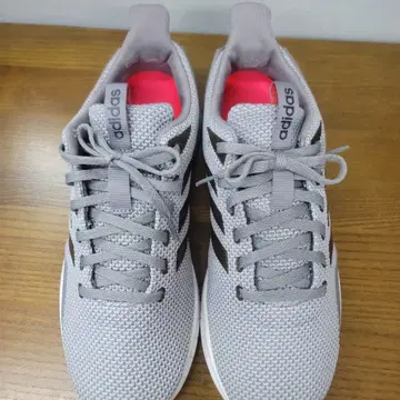 아디다스 퀘스타 라이드 런닝화 브랜드 중고거래 플랫폼, 번개장터