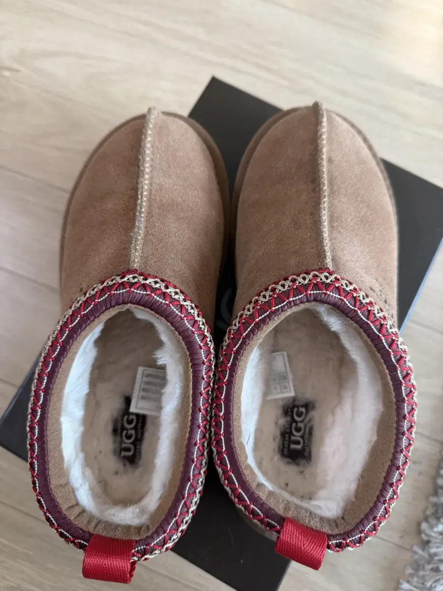 UGG 어그 타스만