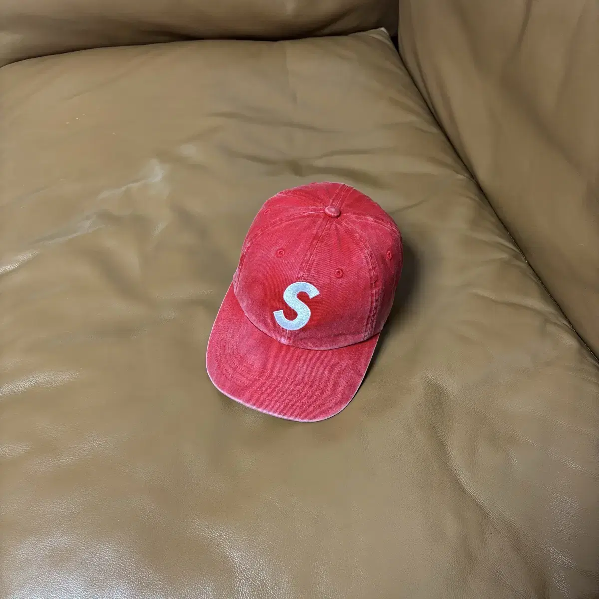 Supreme 슈프림 피그먼트 레드 S로고 6패널 볼캡 모자 (Red)