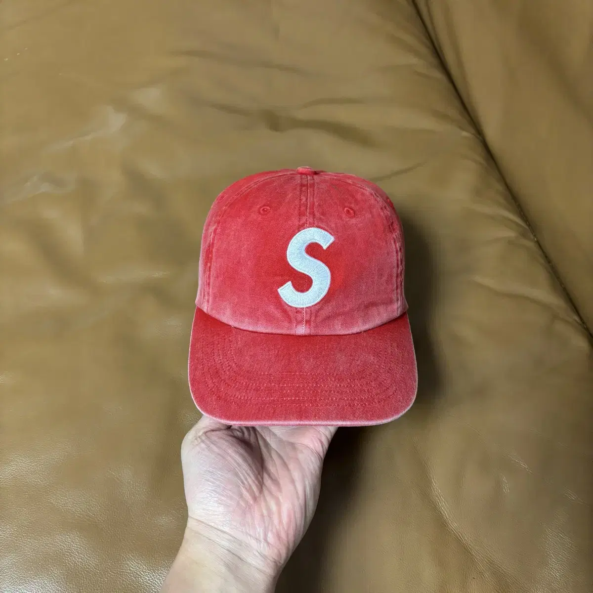 Supreme 슈프림 피그먼트 레드 S로고 6패널 볼캡 모자 (Red)