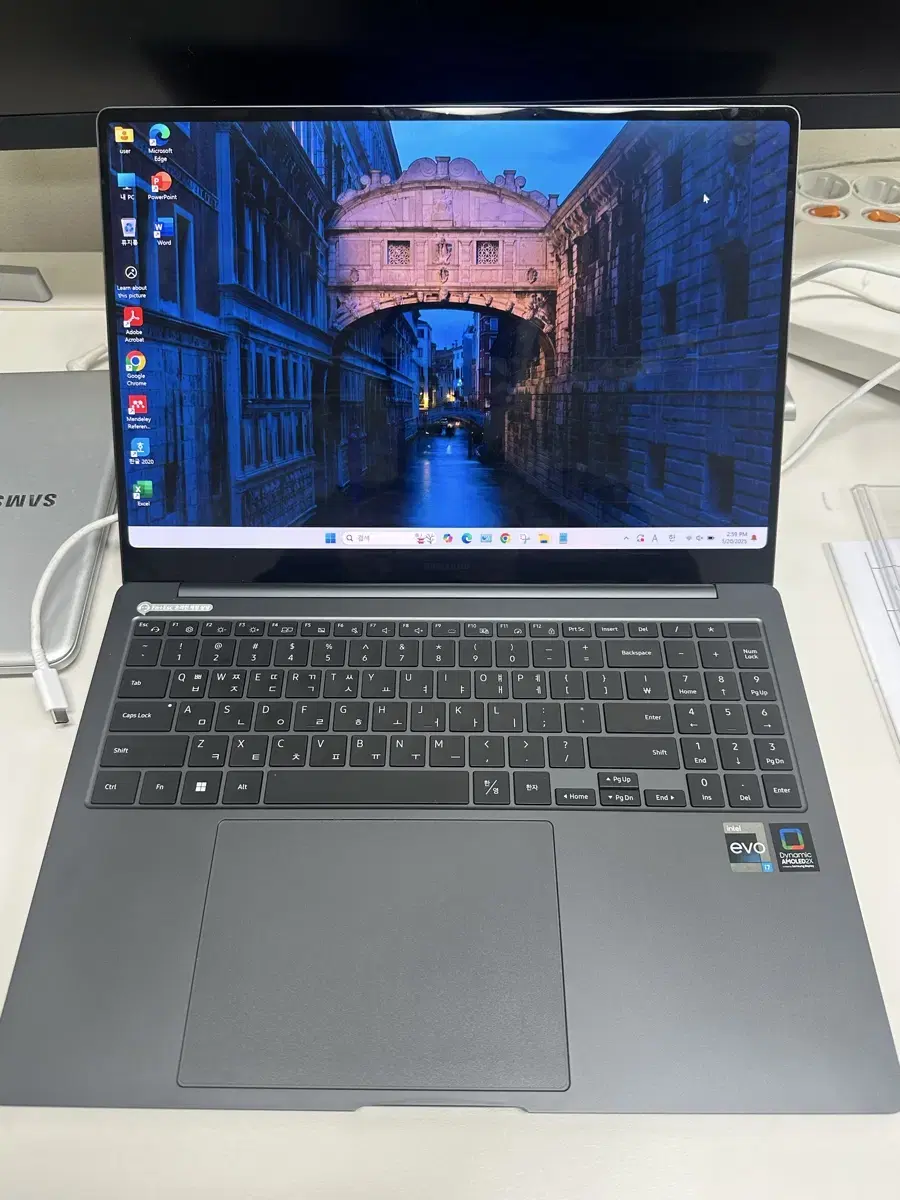 삼성갤럭시북3프로 16인치 그라파이트 (NT960XFG-K71AG)