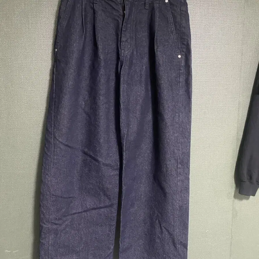 셔터 2TUCK WIDE LEG DENIM PANTS (INDIGO) s