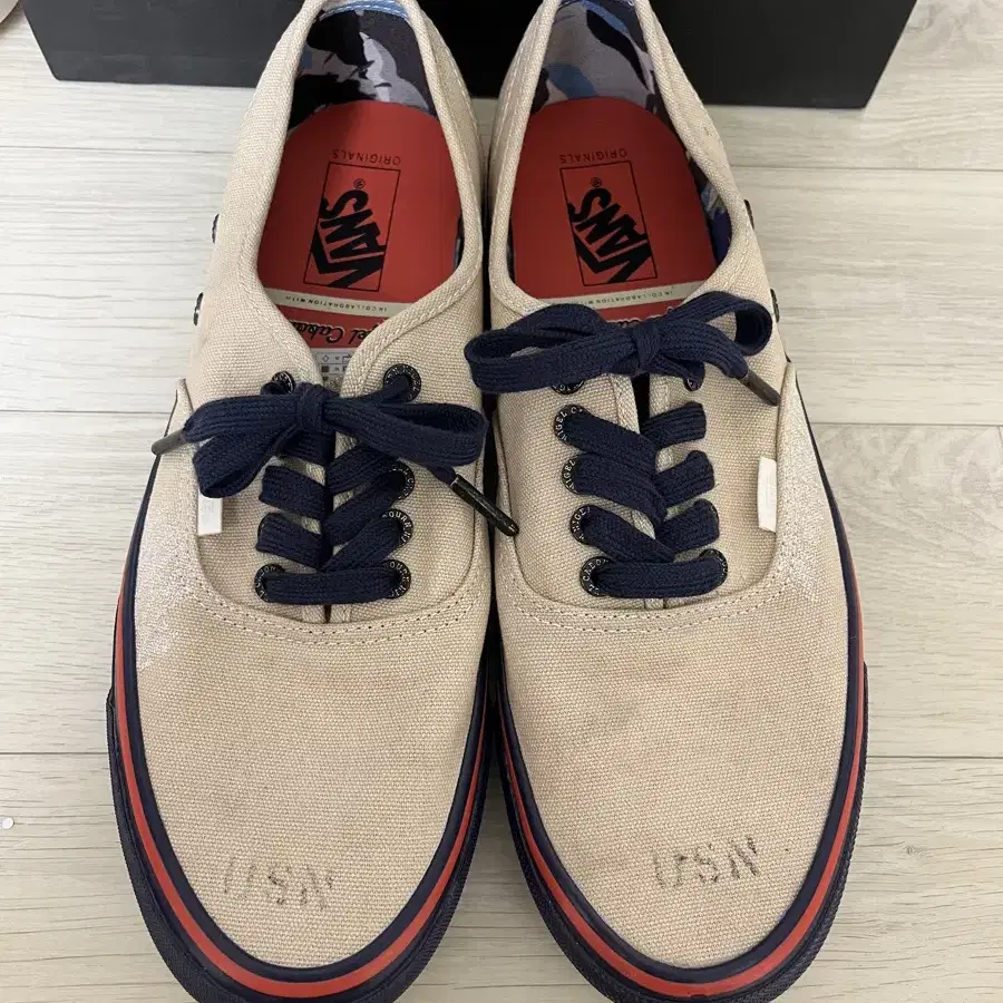 반스볼트X나이젤카본 어센틱 US11 290사이즈 vans vault