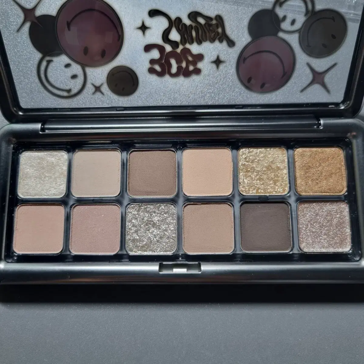 3ce 뉴 테이크 아이섀도우 팔레트 #raw neutrals