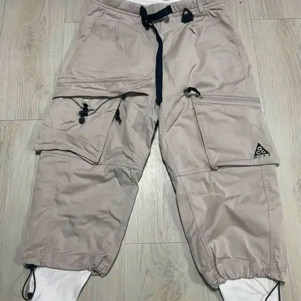 Nike ACG 30주년 문 파티클 Cargo Woven Pant