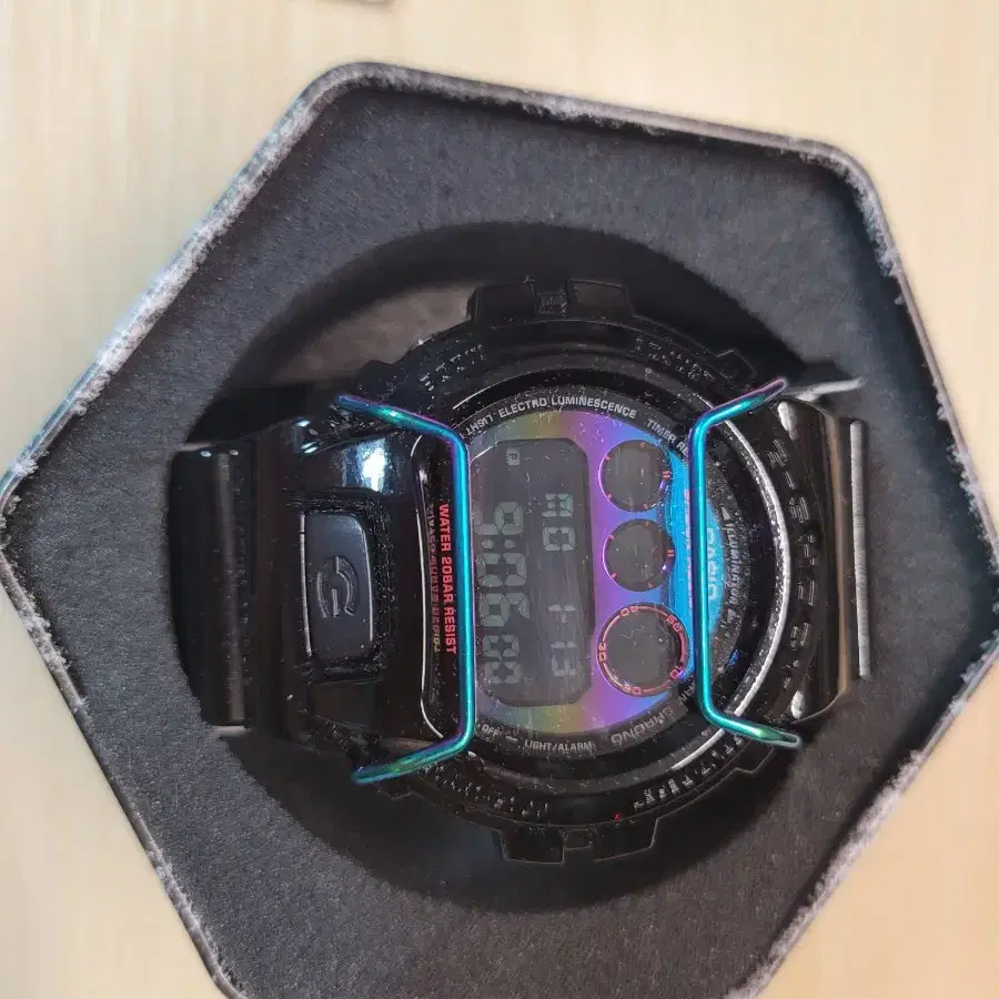 G-SHOCK DW-6900RGB-1DR 판매합니다.