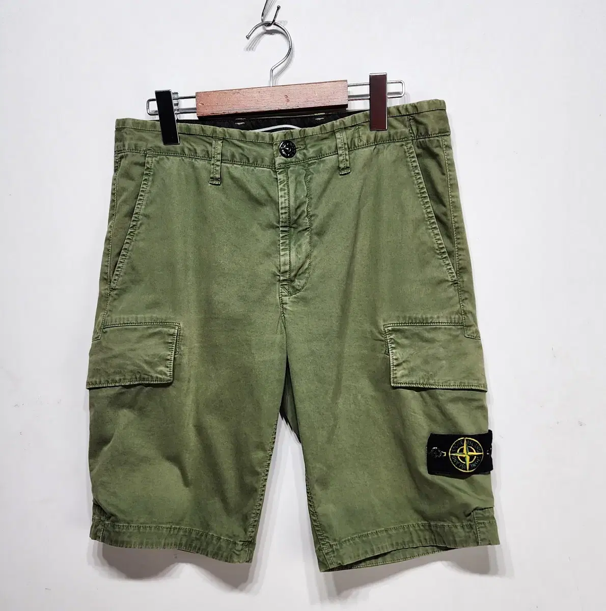 스톤아일랜드 STONEISLAND L1204버뮤다쇼츠 반바지올리브그린29