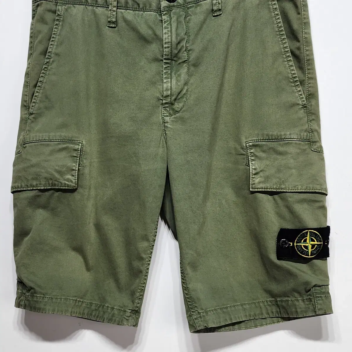 스톤아일랜드 STONEISLAND L1204버뮤다쇼츠 반바지올리브그린29