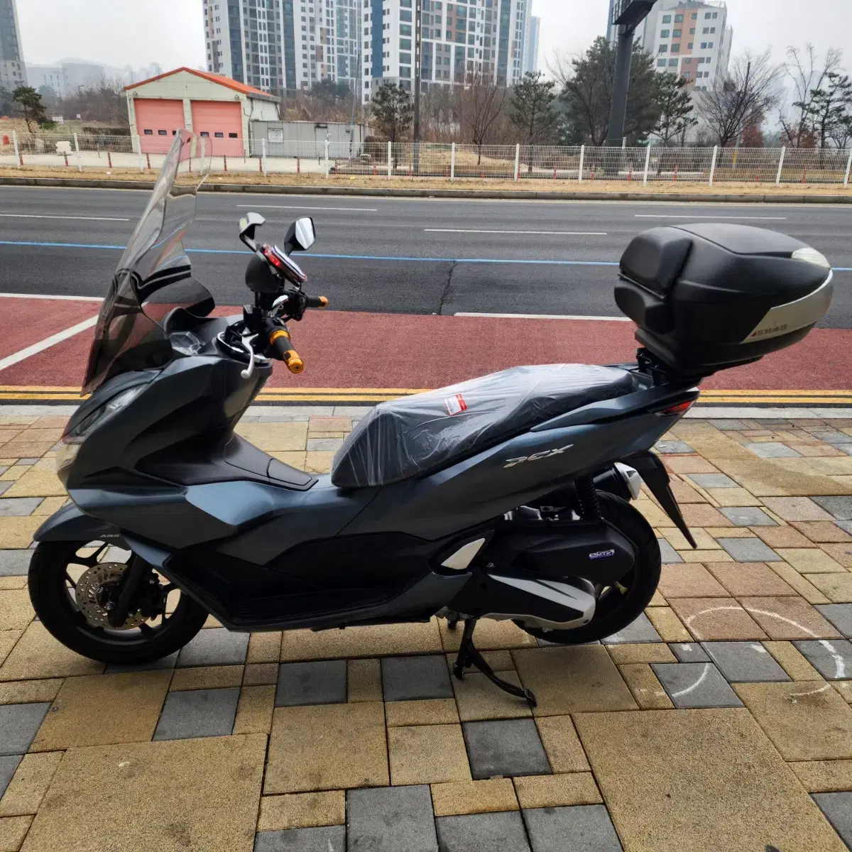 Honda PCX Smart Key ABS model 2400K accident-free keyed motorcycle