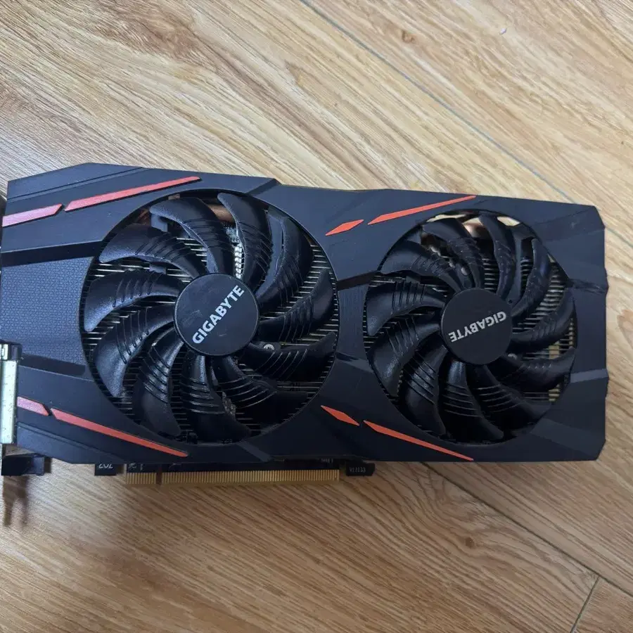 기가바이트 RX580 8G