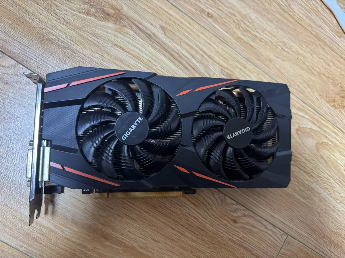 기가바이트 RX580 8G