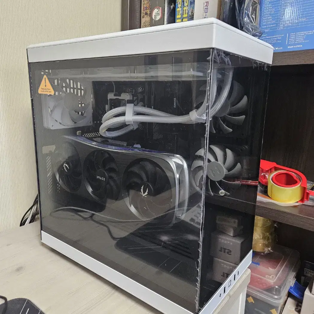 (화이트)라이젠9800X3D 램32G 1테라 4080 SUPER 수냉!~