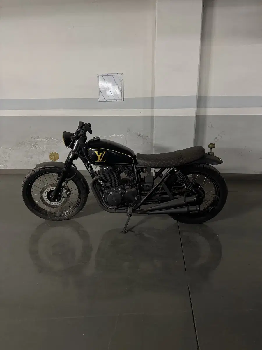 cb400ss 커스텀 부품차 판매합니다.