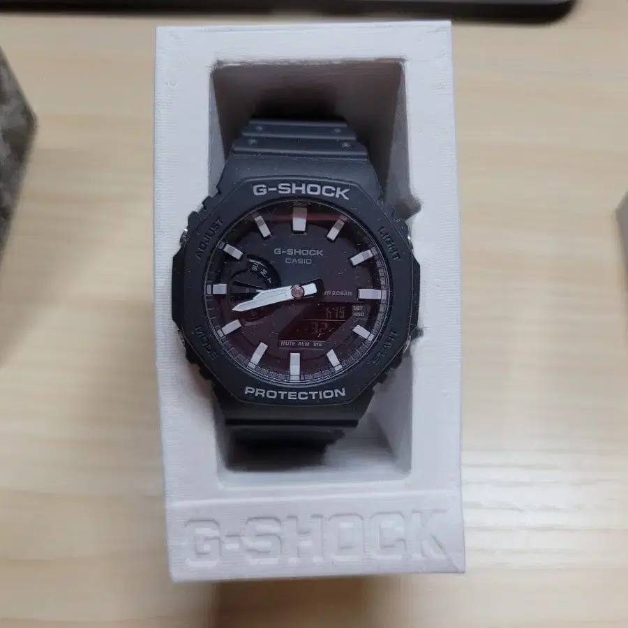 G-SHOCK GA-2100-1ADR 판매합니다.