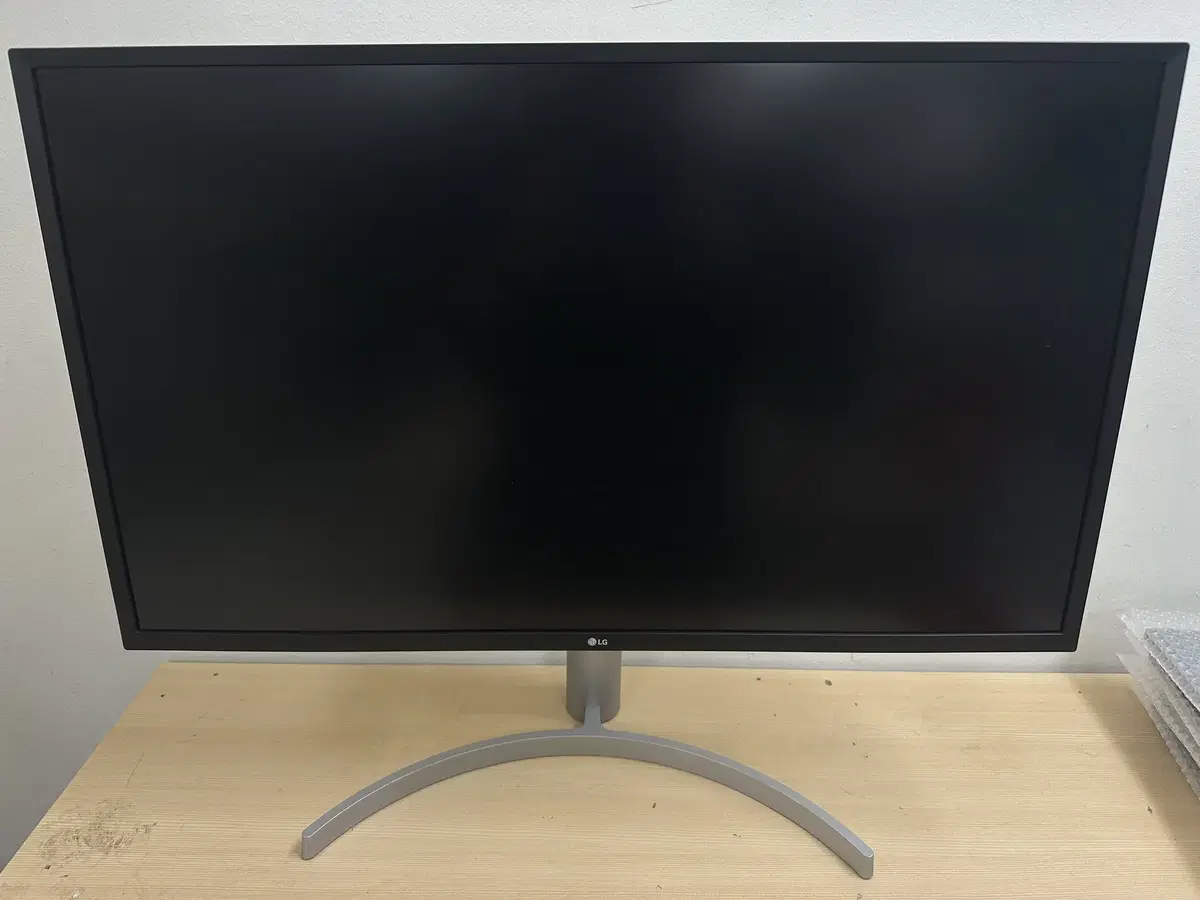 LG 32인치 모니터 32UK500