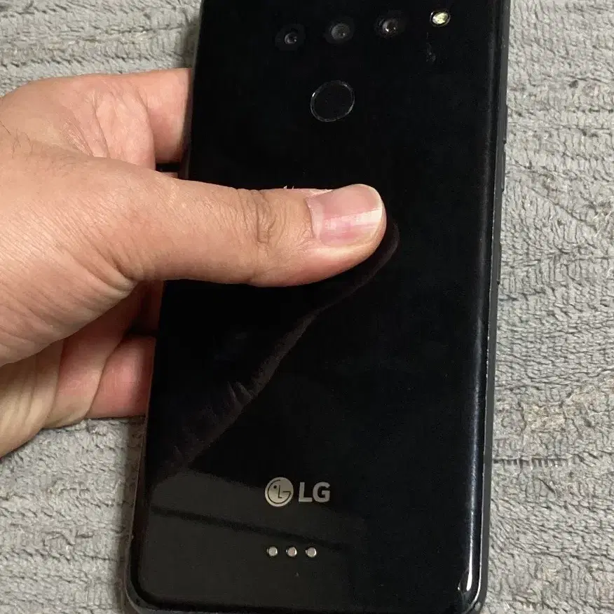 LG V50 블랙 128G 저렴히 판매해요~