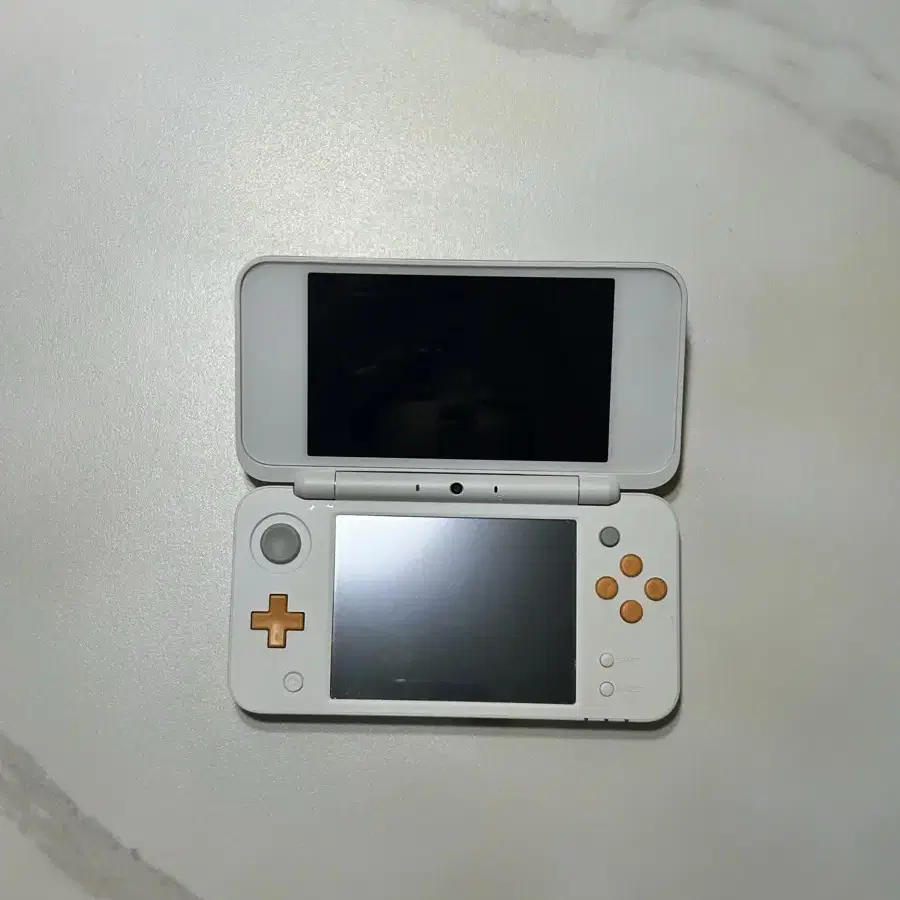 닌텐도 뉴 2ds xl 화이트오렌지 풀박 구성 + 포켓몬스터 y 칩