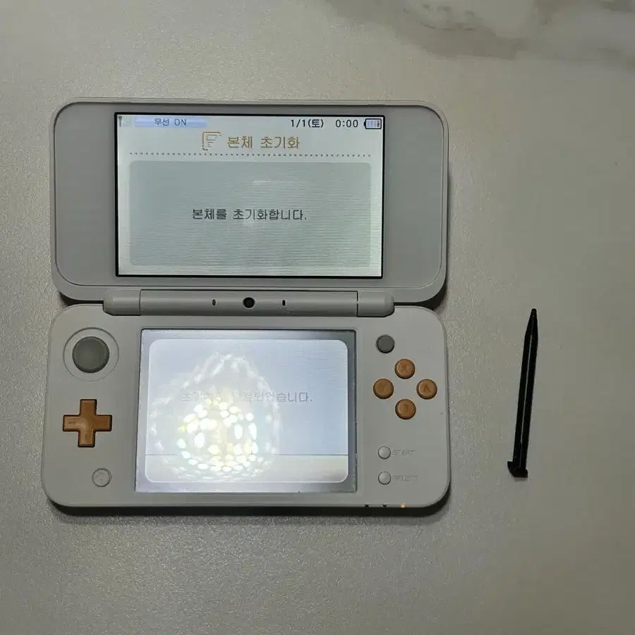 닌텐도 뉴 2ds xl 화이트오렌지 풀박 구성 + 포켓몬스터 y 칩