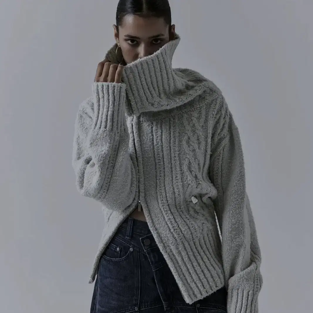 트리밍버드 2-way Unbalance Off-shoulder Knit