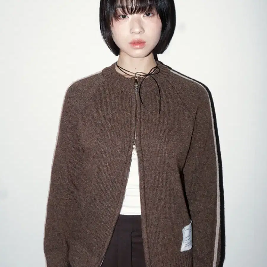 오피쉬 Raglan Knit Zip Up Cardigan, Brown