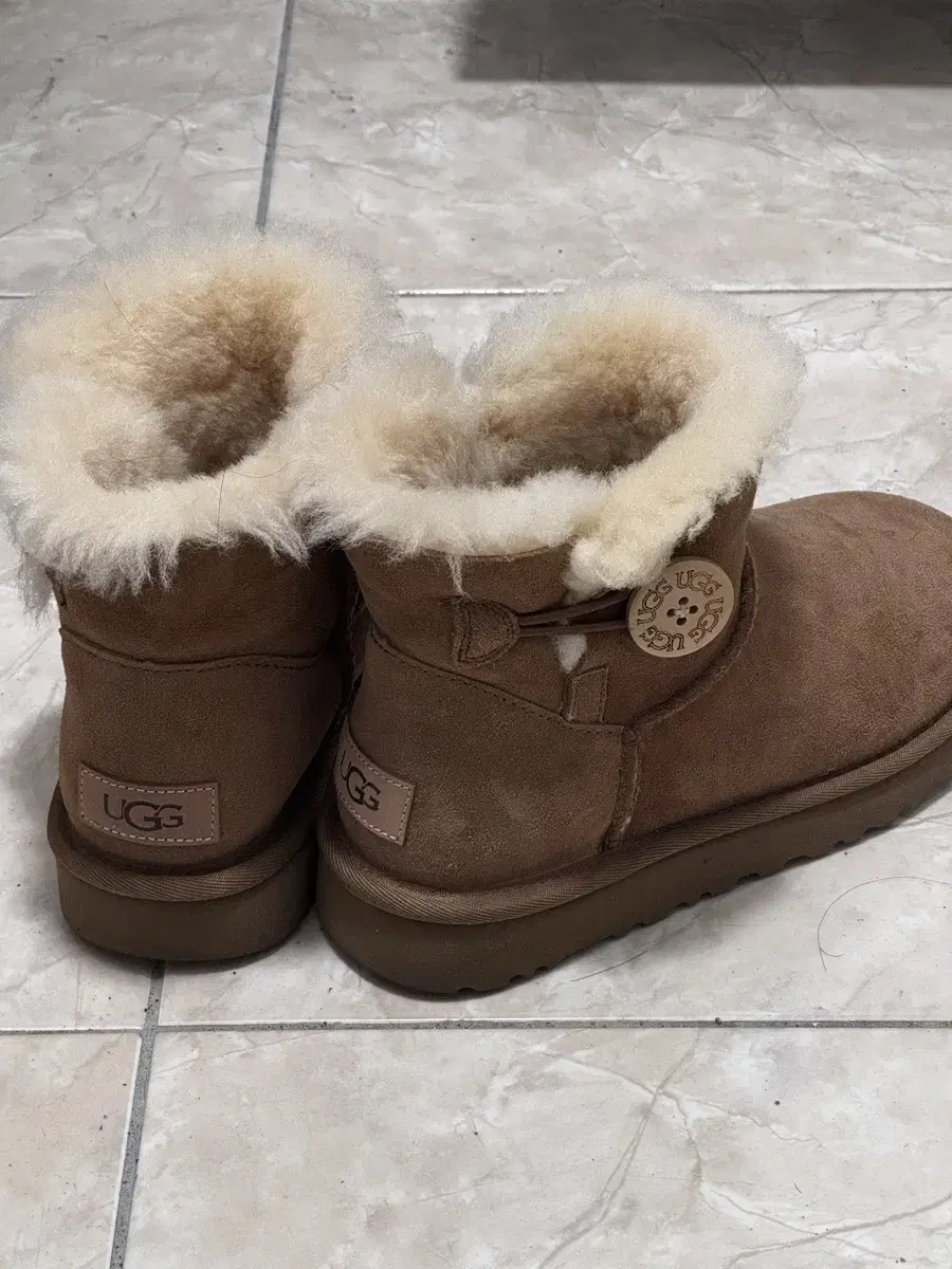 UGG 어그 미니베일리버튼 체스트넛 4size(220~230)