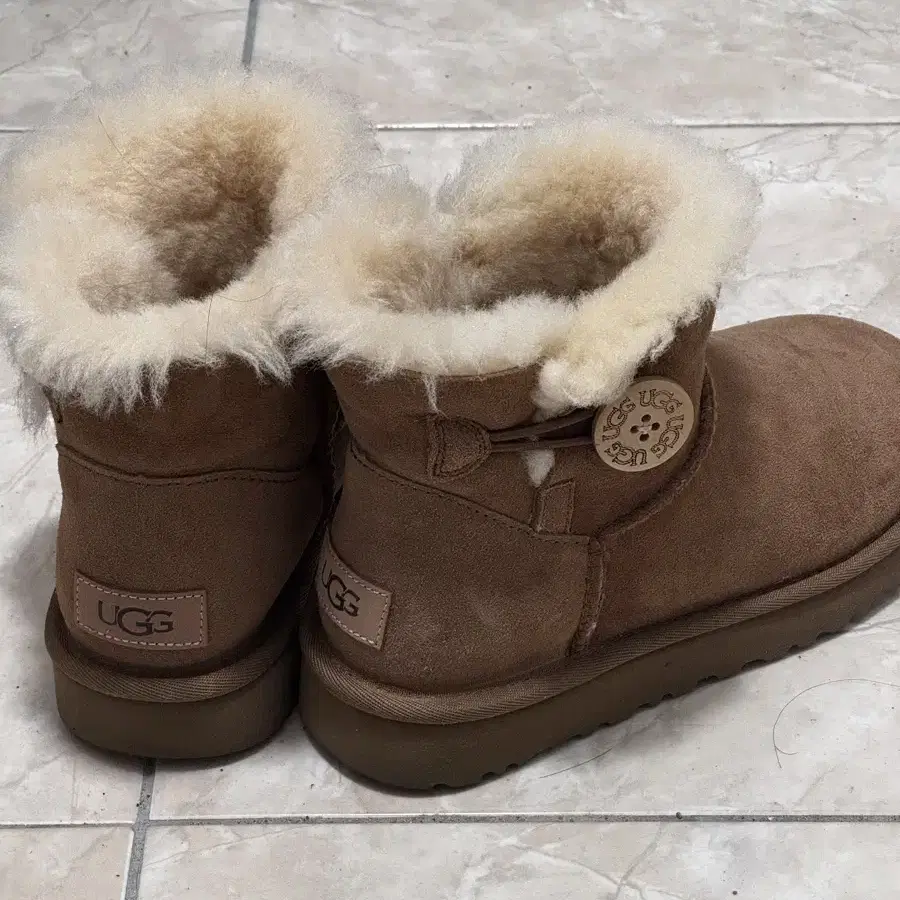 UGG 어그 미니베일리버튼 체스트넛 4size(220~230)