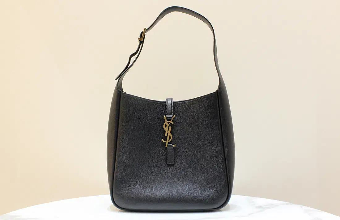 [중고명품다올] 생로랑 YSL LE 5A7 스몰 호보 숄더백 713938