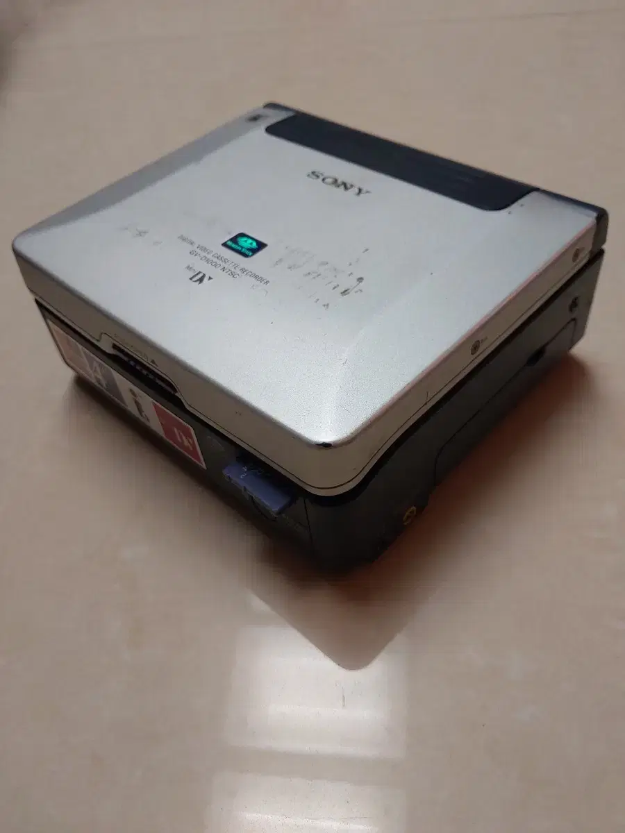 Sony GV-D1000 MiniDV Video Walkman