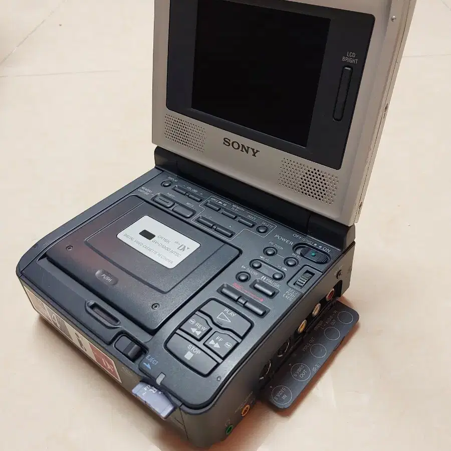 Sony GV-D1000 MiniDV Video Walkman