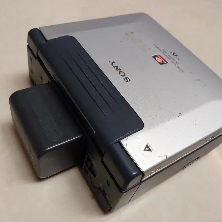 Sony GV-D1000 MiniDV Video Walkman