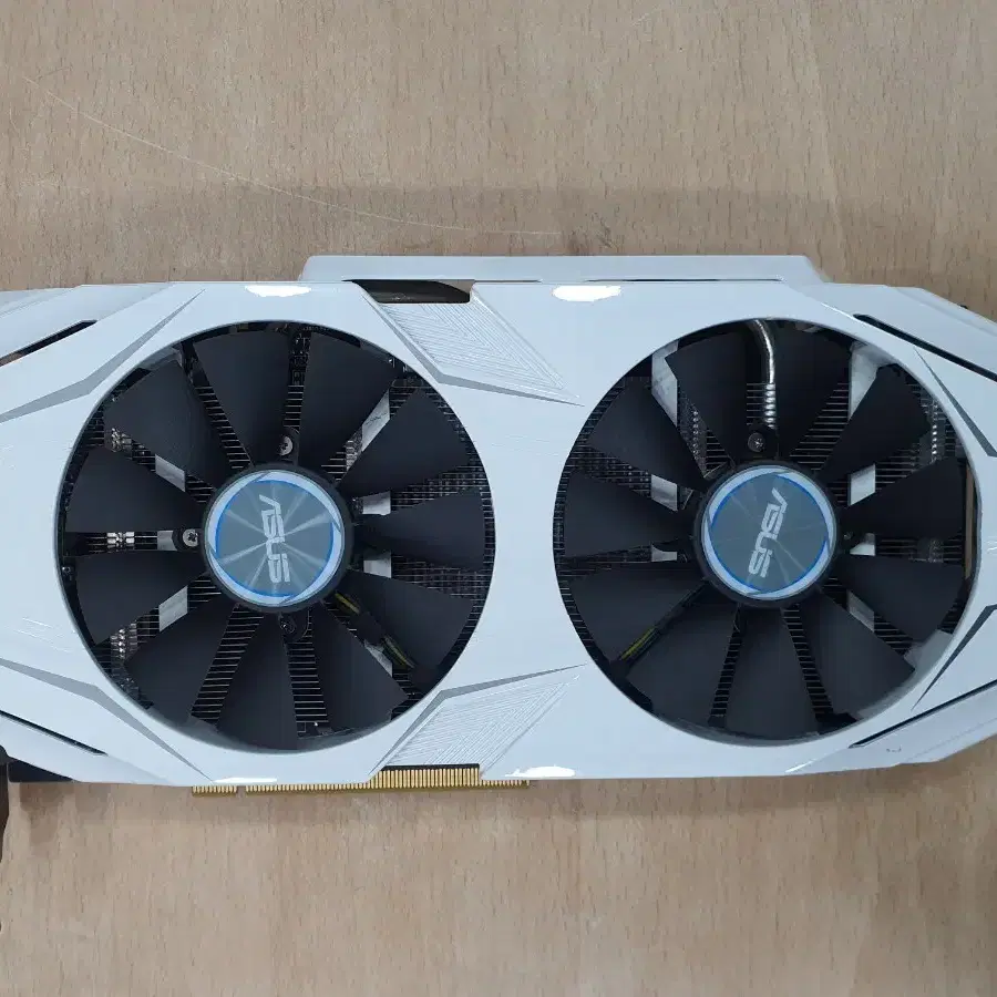 ASUS  GTX  1070 8G 그래픽카드