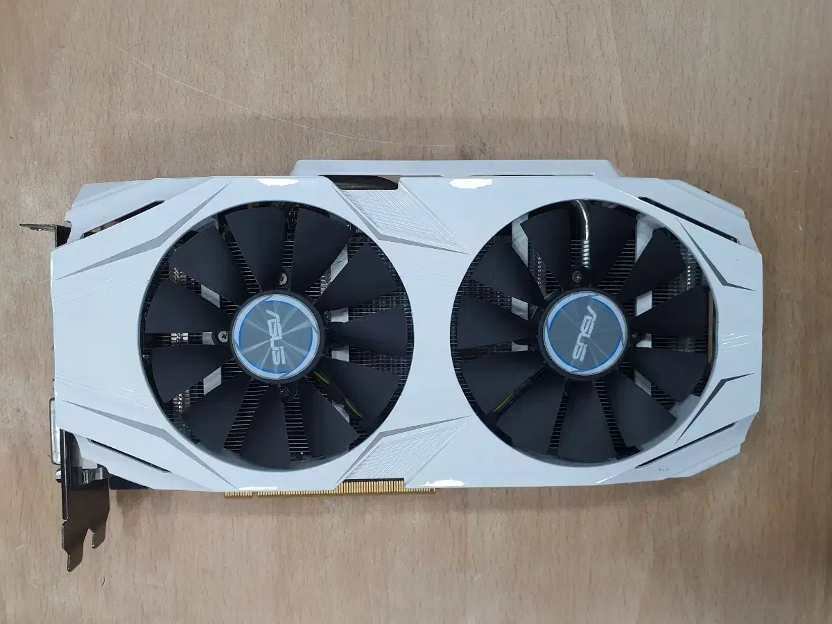 ASUS  GTX  1070 8G 그래픽카드