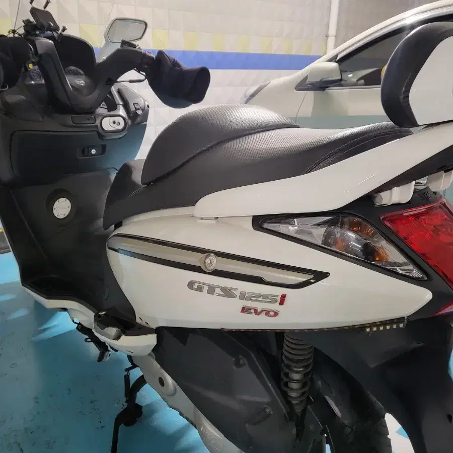 SYM GTS125I EVO 보이져 팝니다