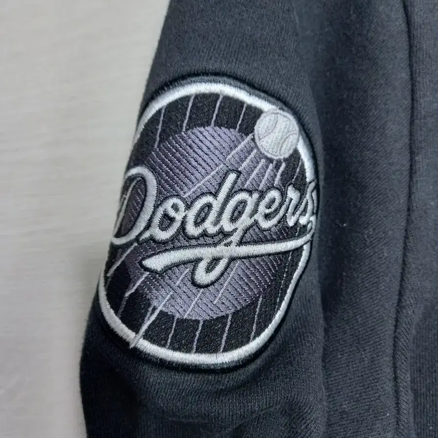 M95 MLB L.A Dodgers 기모 후드티 블랙 M-811